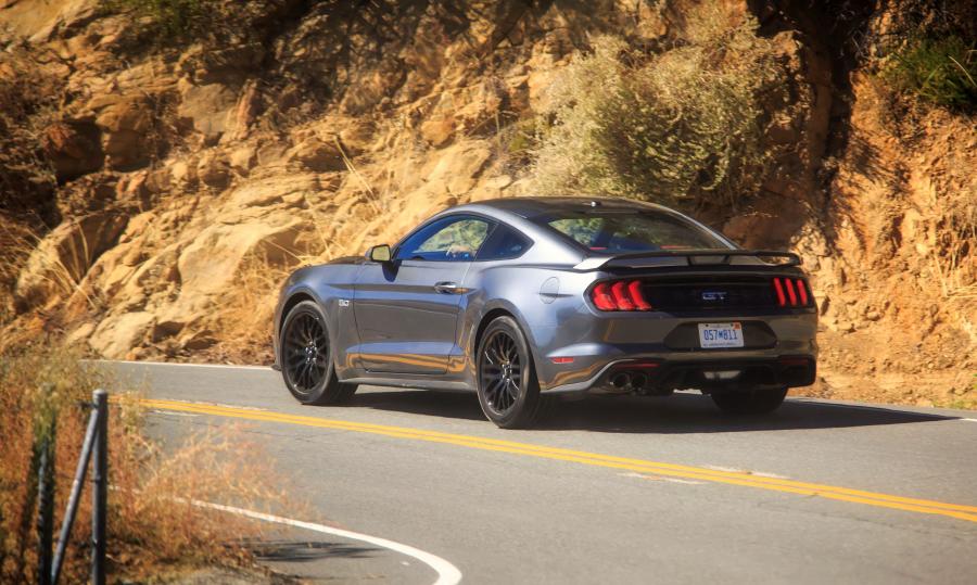  Ford Mustang GT Fastback 2017 года  (NA) (фото 34 из 40)